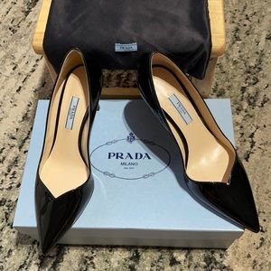 Prada black pump (heels)